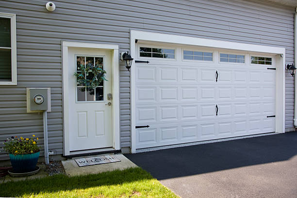 24/7 Emergency Garage Door Panel Replacement experts in Rice Lake, MN